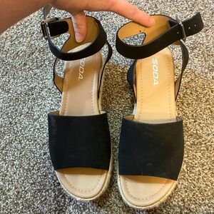 Soda sandals